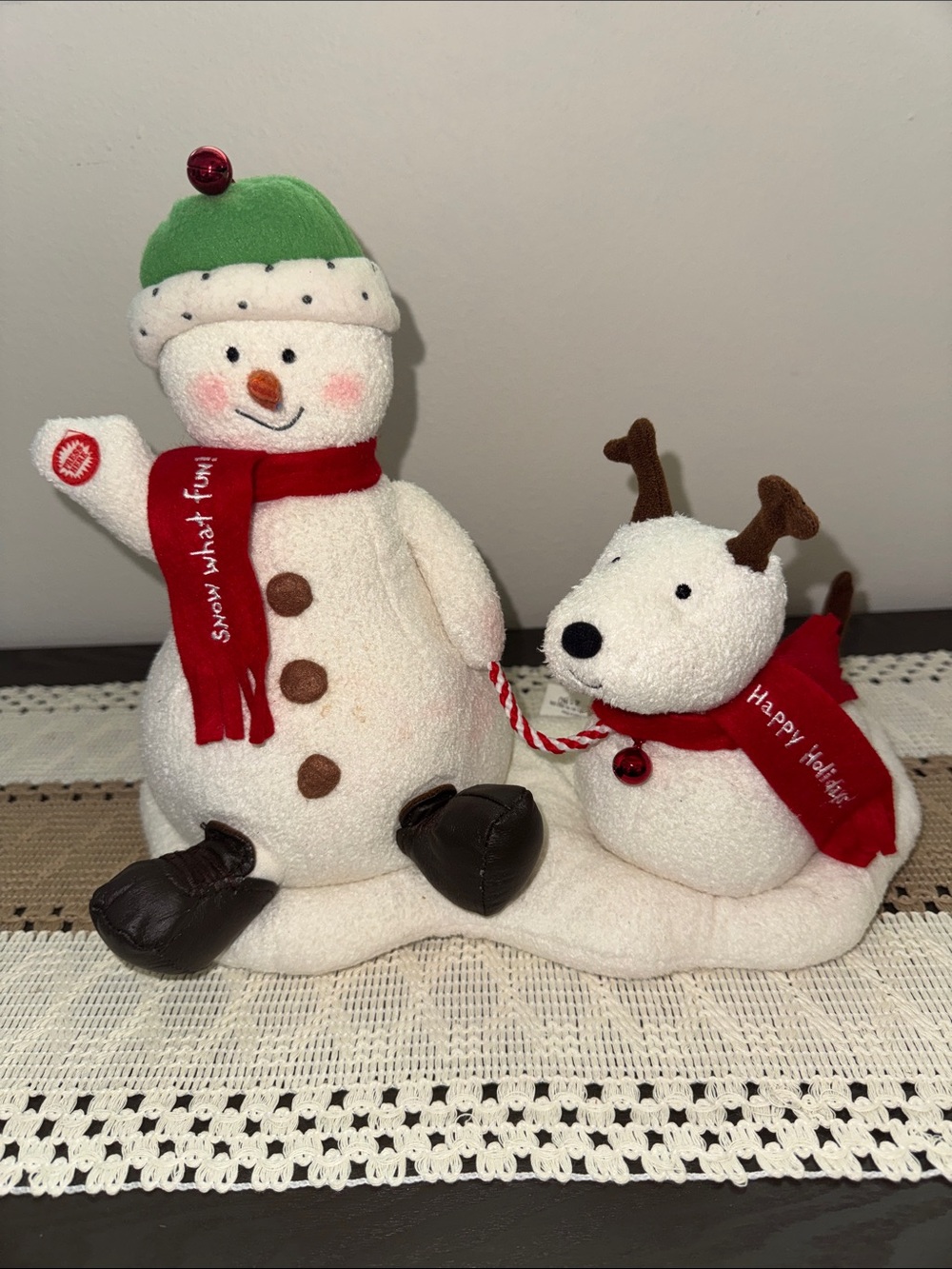 Vintage Hallmark 2004 Christmas Musical Jingle Pals